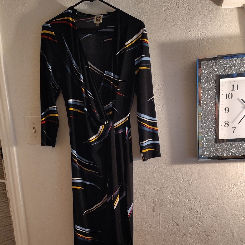 Anne Klein Black and Gold Sheath Dress Long Sleeve Plunge